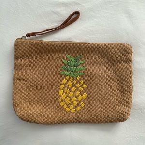 Super cute, large size, straw zipper close clutch